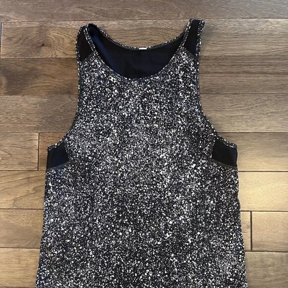 Women's LULULEMON Black White Activewear Tank Top Size 2-4 - Picture 1 of 5